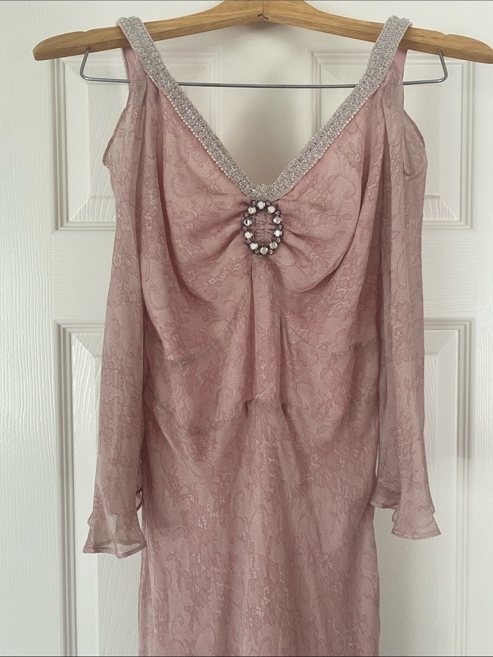 Embellished Mauve-Pink Long Sleeve Lace Evening Dress